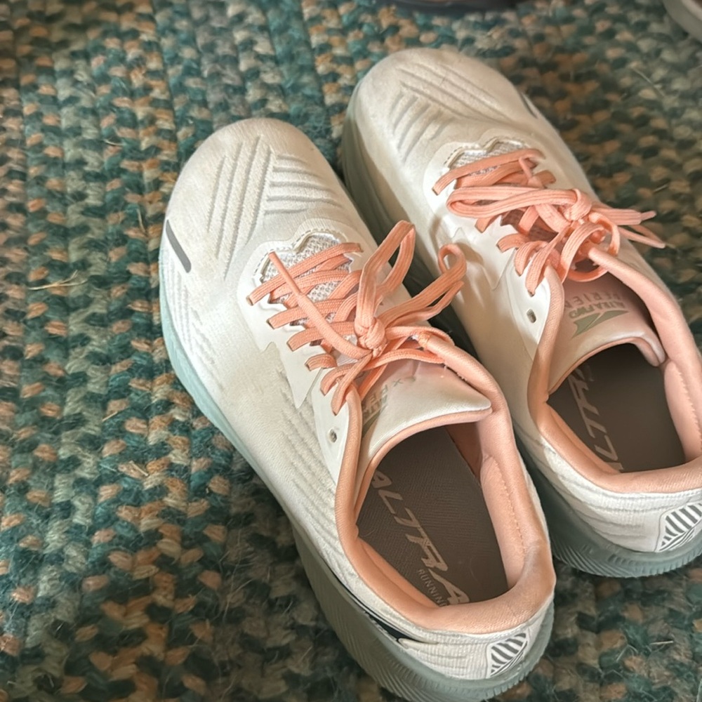 Altra running shoes size 8